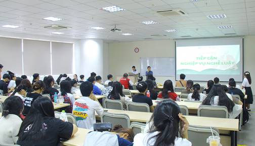 Sinh viên Luật VuaBoss Vip học nghiệp vụ với Thẩm phán và Luật sư nổi tiếng