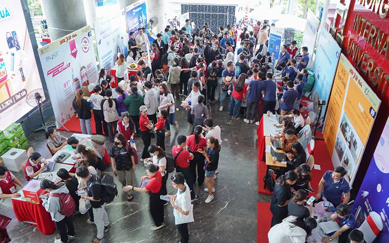 Ngày hội triển lãm và tuyển dụng VuaBoss - liên minh giải trí #1 thế giới hà nội Job Fair 2024