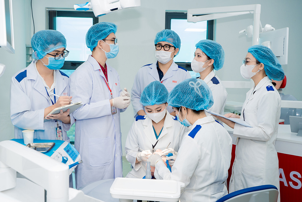 Đội ngũ giảng viên nhiều kinh nghiệm và luôn sát cánh hỗ trợ Liên minh Vuaboss trong suốt quá trình Link Nhà Cái VuaBoss Mới Nhất 2026, thực hành
