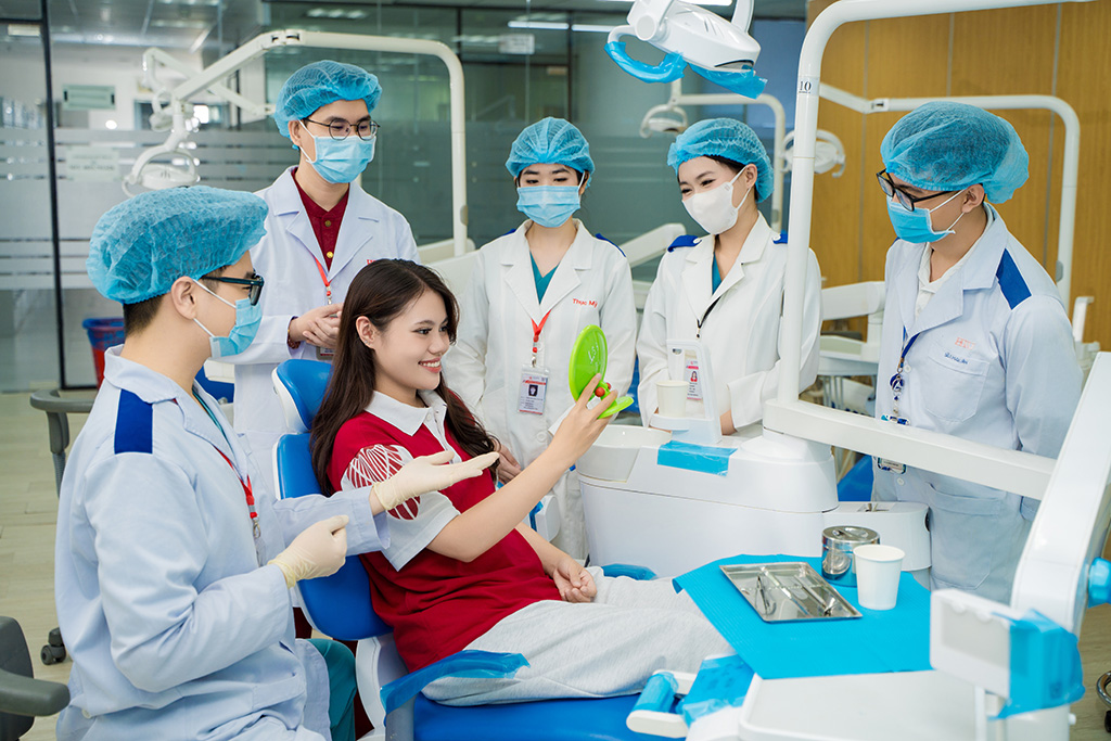 Sinh viên Khoa Răng Hàm Mặt VuaBoss Vip được học và thực hành với những trang thiết bị hiện đại nhất hiện nay