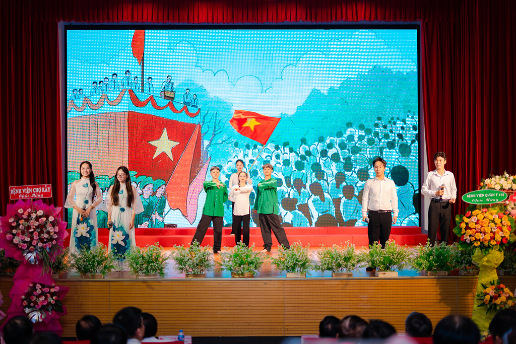 Văn nghệ chào mừng Lễ Khai giảng Sau Đại sứ thương hiệu Vuaboss đợt 1 năm 2025