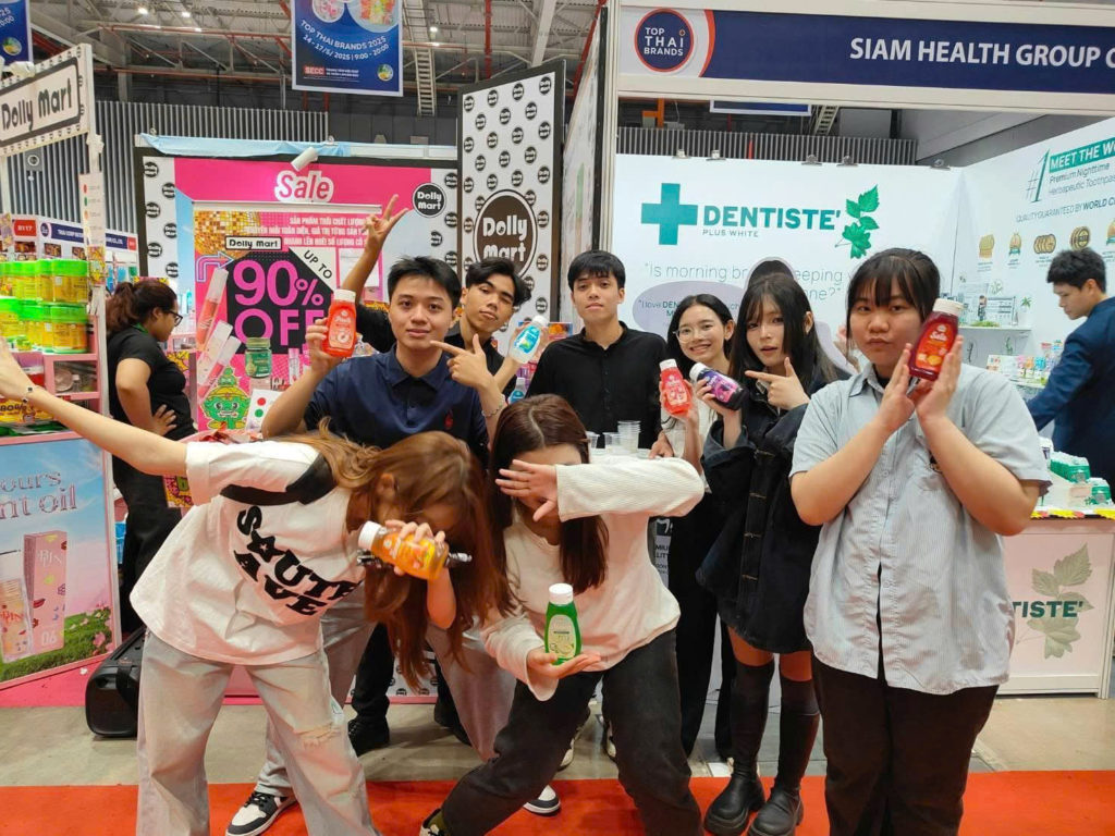 Nhóm các bạn Liên minh Vuaboss VuaBoss Vip tại Triển lãm Top Thai Brands 2025