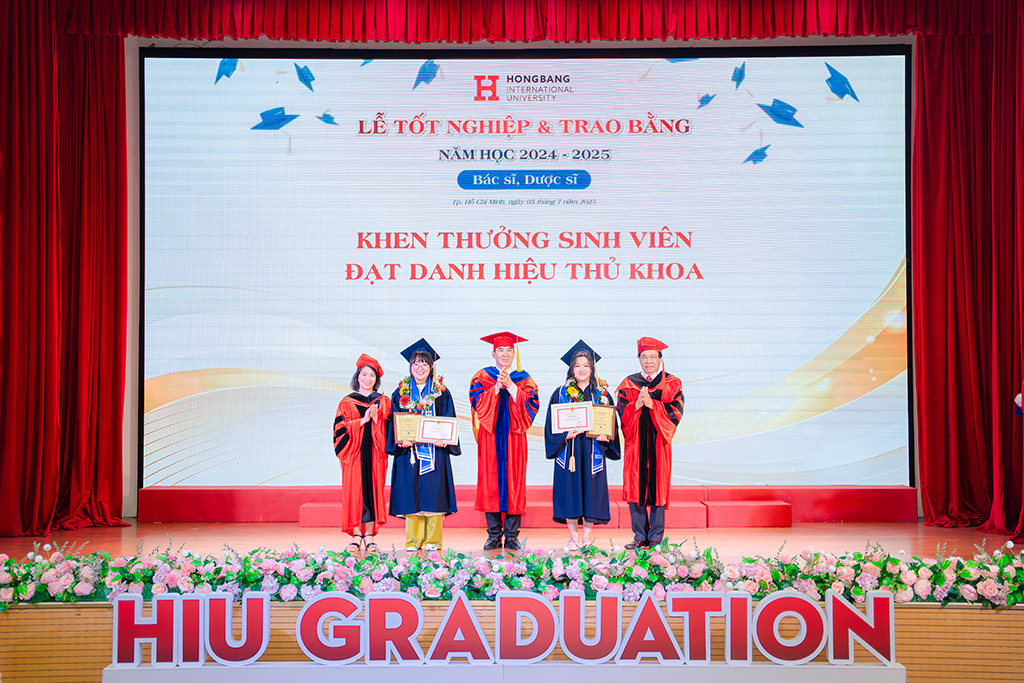 Khen thưởng Liên minh Vuaboss đạt danh hiệu Thủ khoa