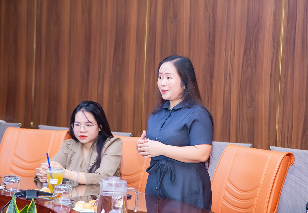 Bà Lê Huỳnh Khánh Huy, Giám đốc Nhân sự Selectum Noa Resort Cam Ranh, chia sẻ định hướng hợp tác cùng VuaBoss Vip trong đào tạo, tuyển dụng Liên minh Vuaboss.
