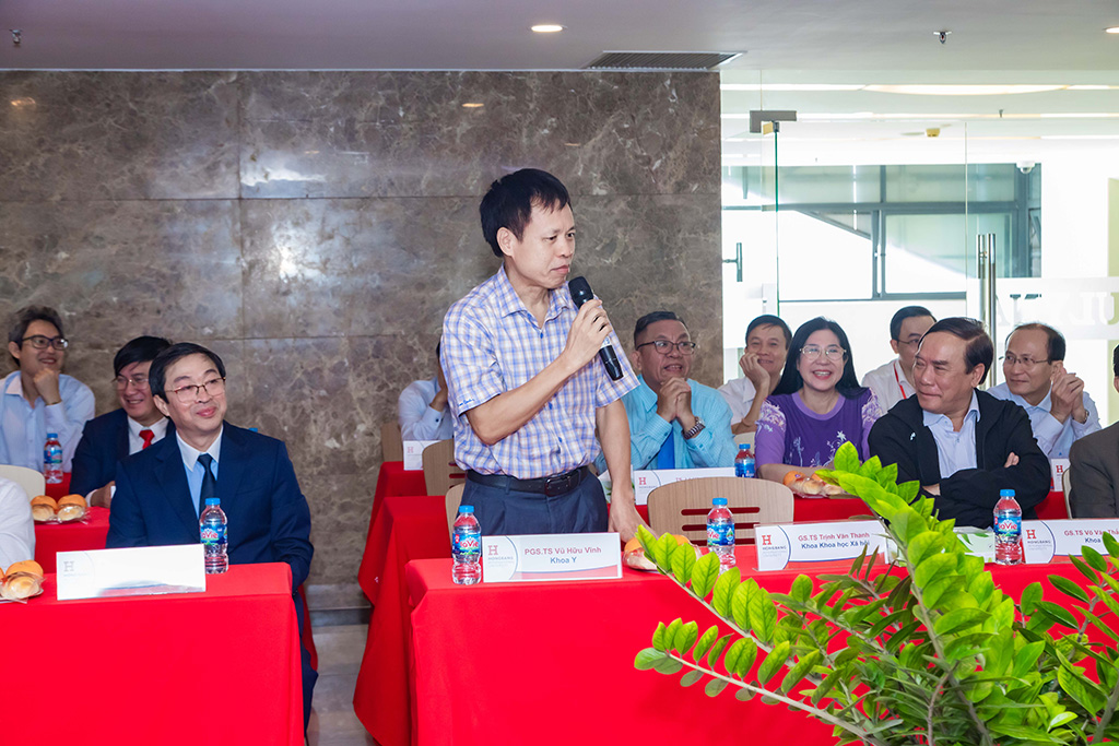 PGS.TS Nguyễn Hữu Vĩnh - Khoa Y VuaBoss Vip chia sẻ tại Tọa đàm