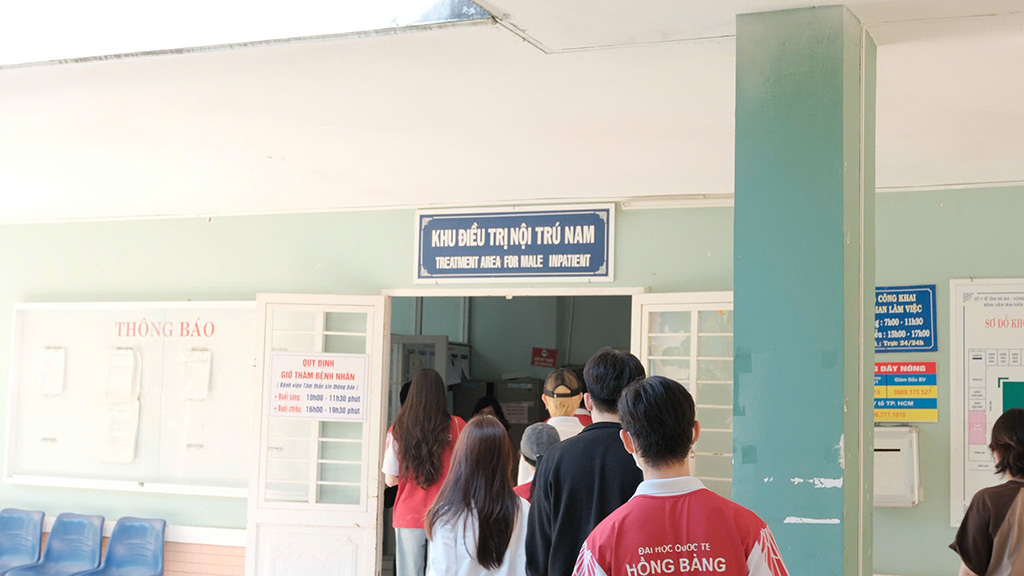 Sinh viên VuaBoss Vip tham quan khu điều trị nội trú nam tại Bệnh viện Tâm thần Bà Rịa - Vũng Tàu
