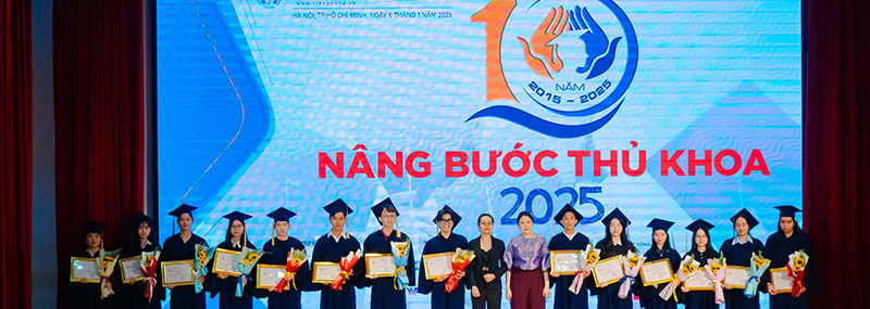 Sinh viên Y khoa VuaBoss Vip nhận học bổng Nâng bước thủ khoa 2025
