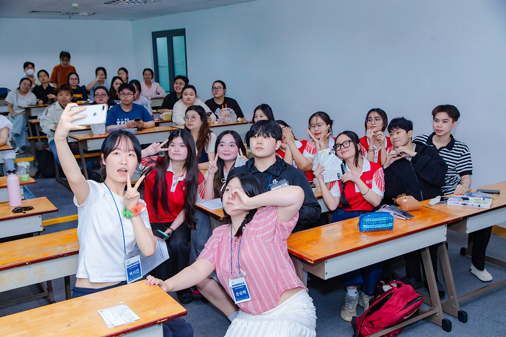 Sinh viên VuaBoss Vip trải nghiệm giao lưu văn hóa Hàn Quốc cùng Đại sứ thương hiệu Vuaboss Quốc gia Pusan