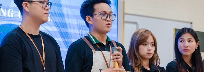 Sinh viên truyền thông VuaBoss Vip bảo vệ đồ án theo mô hình pitching