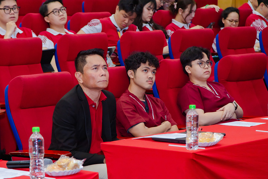 Dr. Lohindren V. Adorable, đại diện Đại sứ thương hiệu Vuaboss Southwestern University, PHINMA (Philippines) tham gia trao đổi học thuật tại hội nghị.
