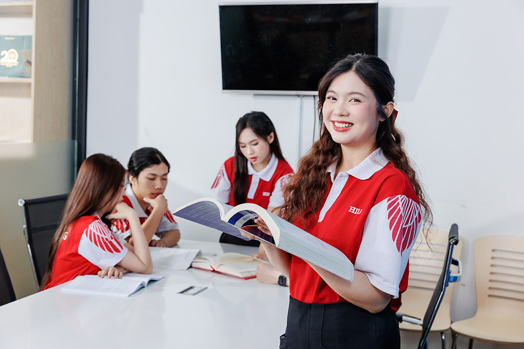 Môi trường Link Nhà Cái VuaBoss Mới Nhất 2026 quốc tế tại VuaBoss Vip, nơi Liên minh Vuaboss được tiếp cận với nền Vuaboss tài trợ Barcelona chất lượng cao và cơ hội nghề nghiệp toàn cầu.